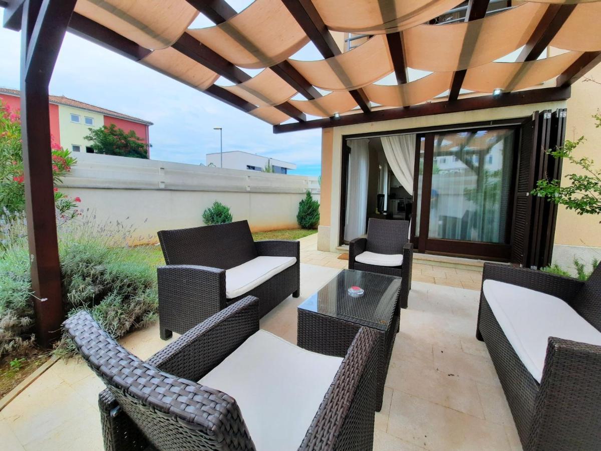 Maslina Apartment Premantura Exterior photo