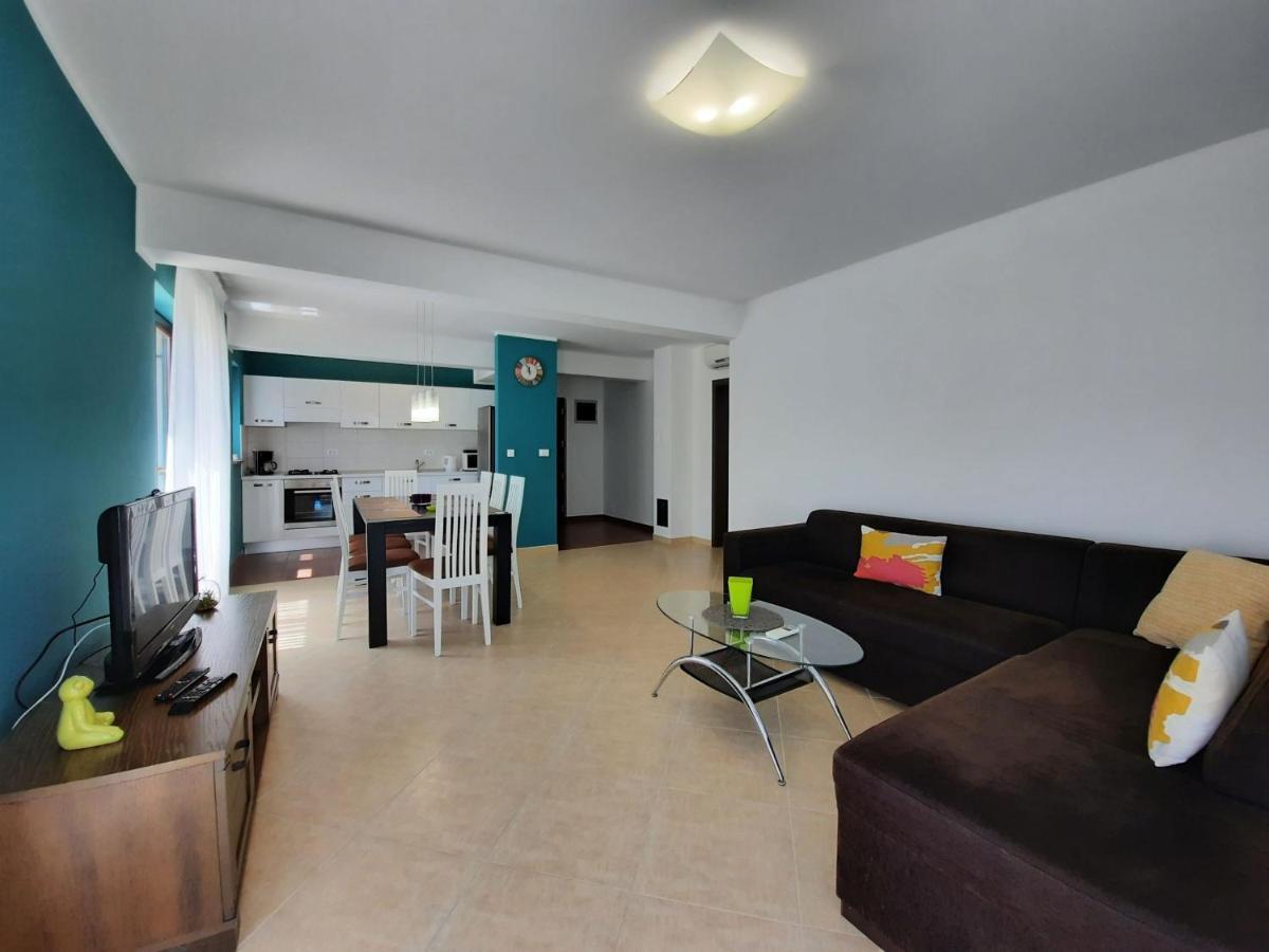 Maslina Apartment Premantura Exterior photo